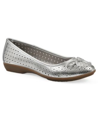 Cliffs by White Mountain