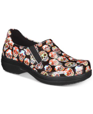 Easy Street - Bind Clogs