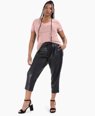 Aveto - Trendy Plus Size Fitted V-Neck T-Shirt