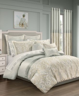 Calmfield Damask 3-Pc. Comforter Set, Full/Queen image