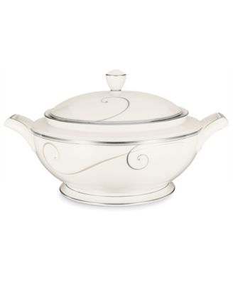 Platinum Wave Covered Vegetable Bowl, 12", 67 oz. image