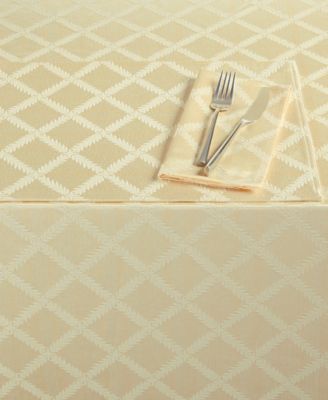 Lenox - Laurel Leaf Oval Tablecloth, 70" x 86"