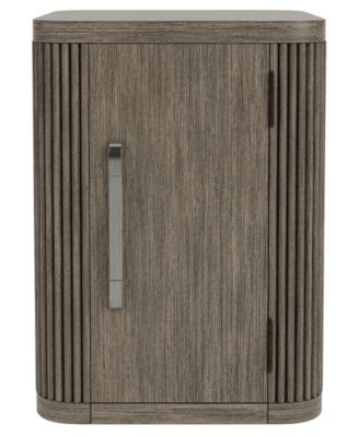 Frandlyn 18" Wood Chairside Table image