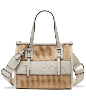 Calvin Klein - Modern Essential Crossbody Bag