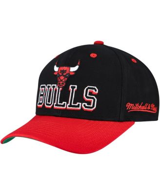 Mitchell & Ness - Men's Black/Red Chicago Bulls Backside Script 2-Tone Pro Crown Adjustable Hat