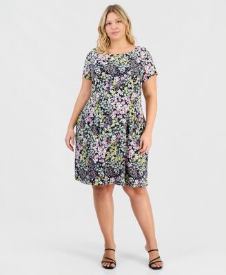 Connected - Plus Size Printed Pintuck Short-Sleeve Dress