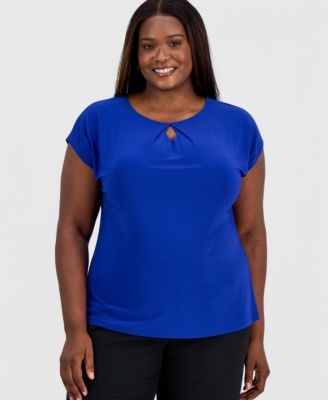 Kasper - Plus Size Diamond-Neck Short-Sleeve Top